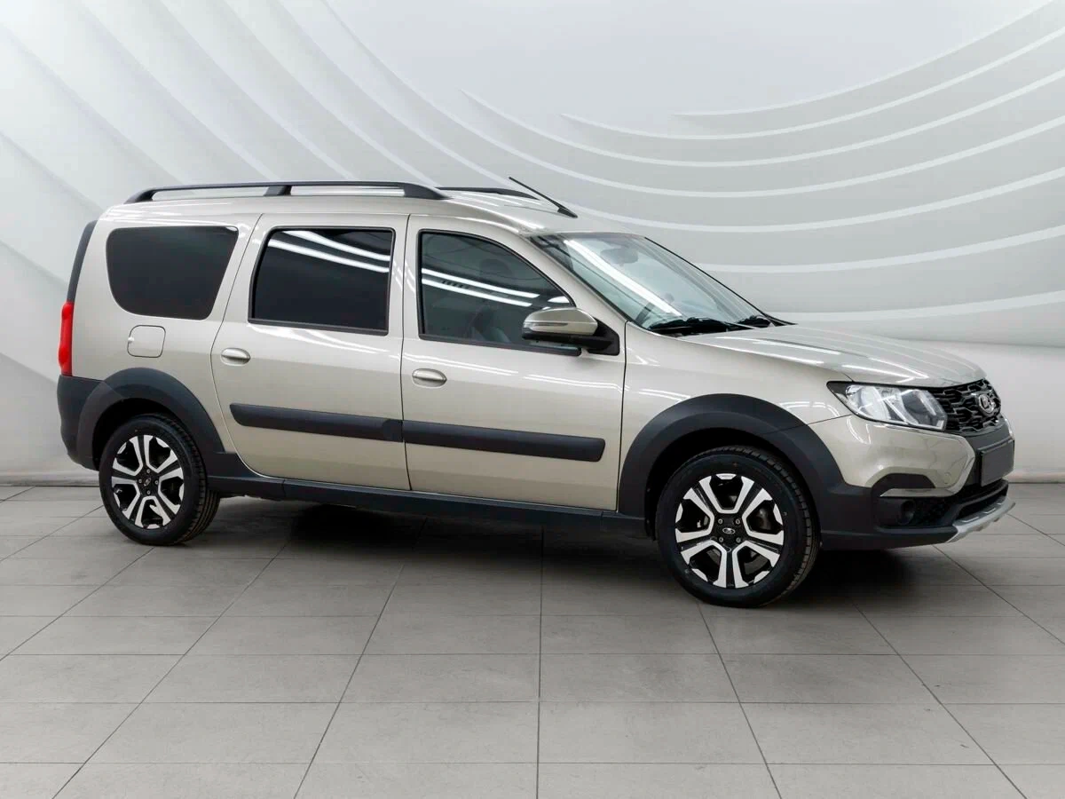 Lada Largus Cross с автосалона по цене от 908 000 рублей